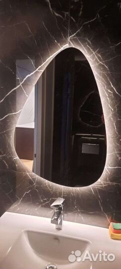 Зеркало в форме капли с подсветкой