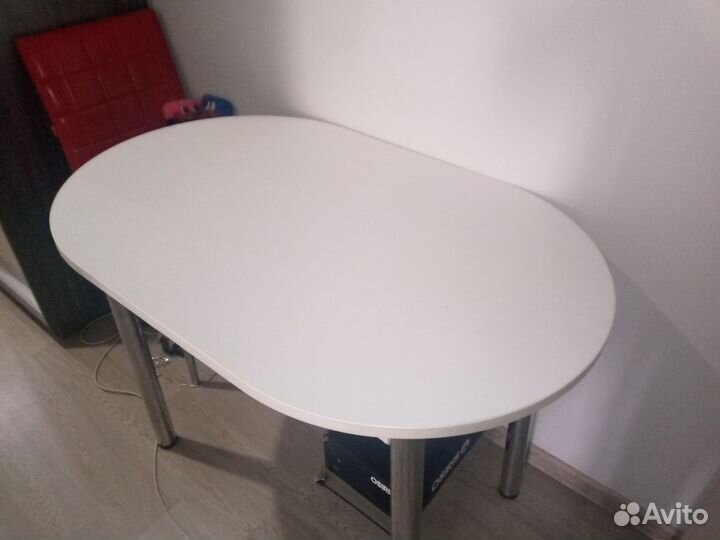 Продам стол