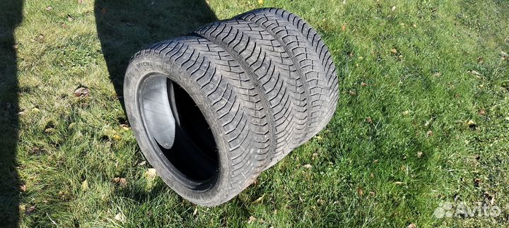Michelin X-Ice North 4 215/55 R18