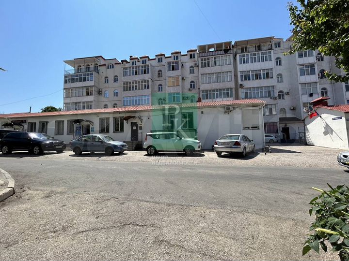 Помещение 106 м2 в спальном районе