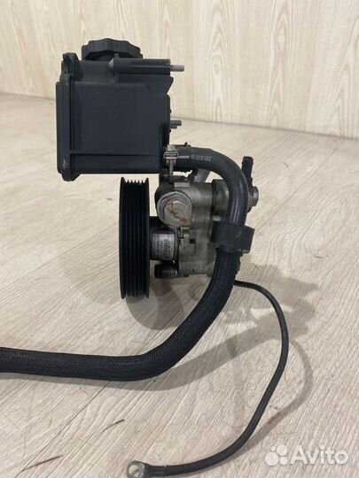 Насос гидроусилителя руля Mercedes Benz E280 W211