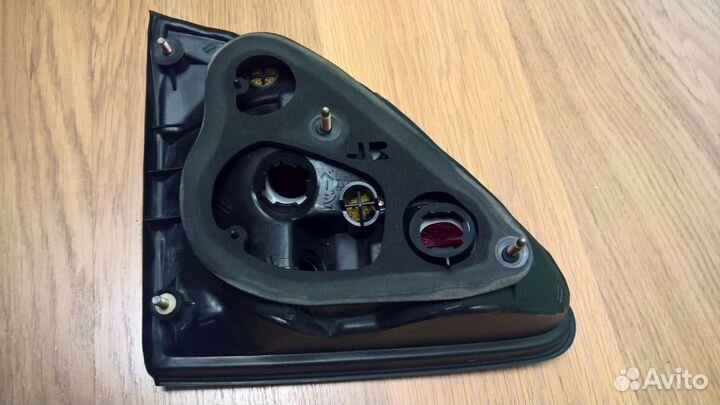 Фонарь задний Lexus RX300