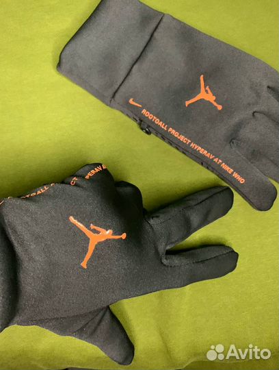 Зимние перчатки Nike Jordan с сенсором