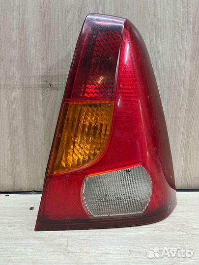 Фонарь задний правый Renault logan 1