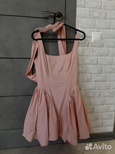 Розовое платье барби