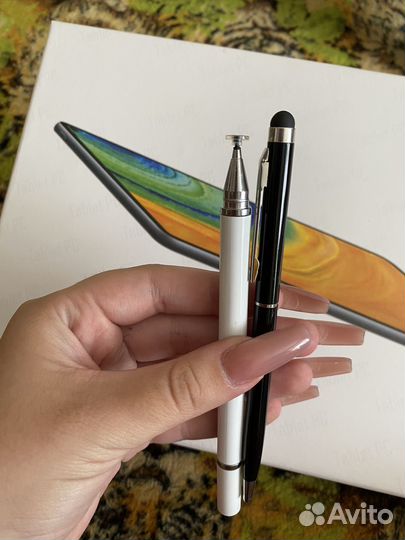 Планшет с клавиатурой и стилусом