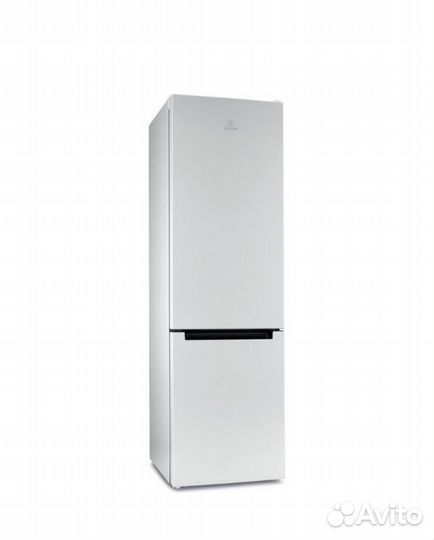 Новый холодильник Indesit DS 4200 W белый