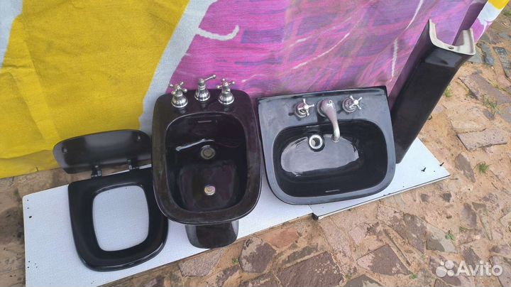 Сантехника: Биде, раковины и умывальник. Новые