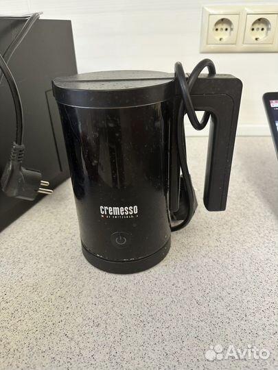 Капсульная кофемашина с капучинатором