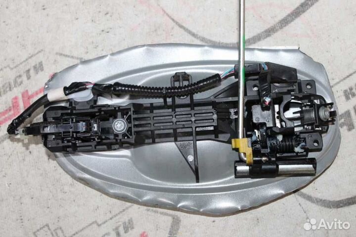 Ручка двери внешняя toyota aqua auris noah ractis