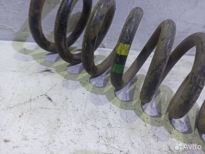 Пружина задняя Мерседес