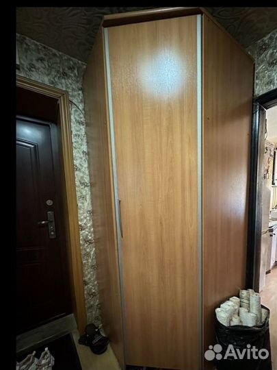 Угловой шкаф