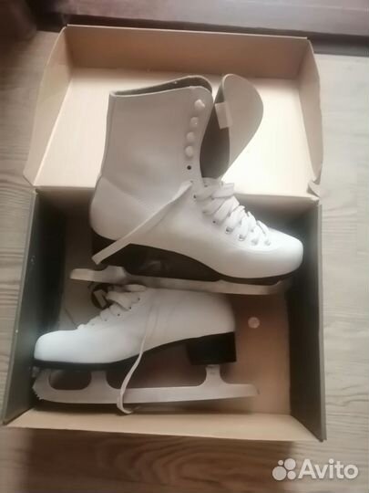 Коньки фигурные 39 размер