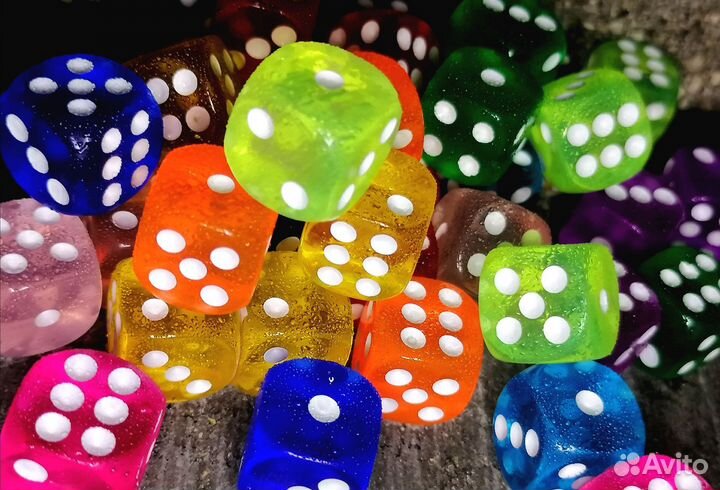 Кубики игральные цветные прозрачные