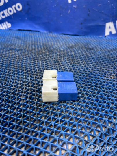 Реле Nissan Cefiro A33 седан VQ20 2000