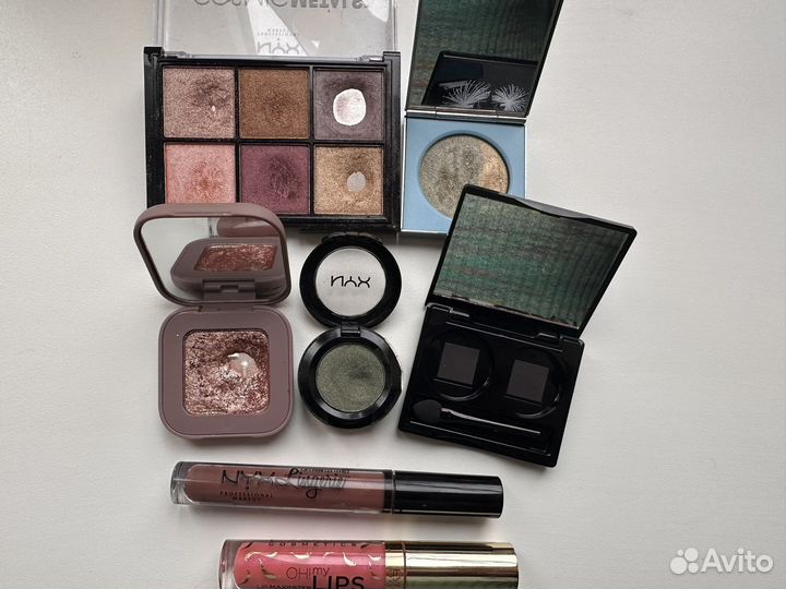 Косметика. Тени, пудра, тени для бровей