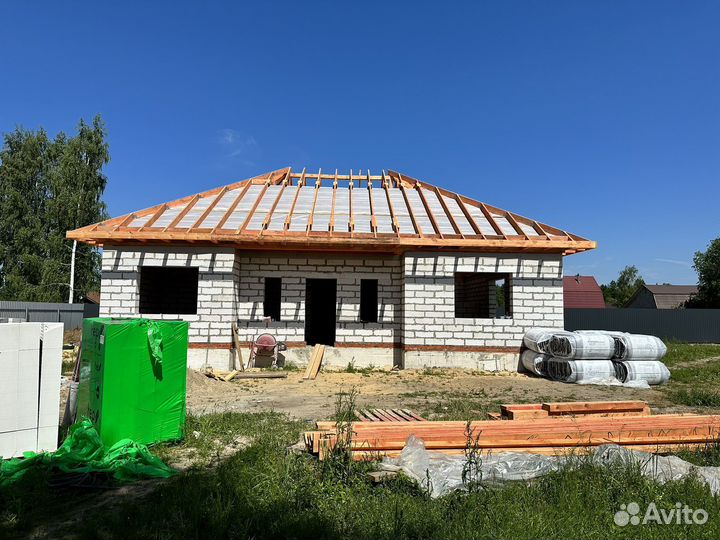 Бригада строителей