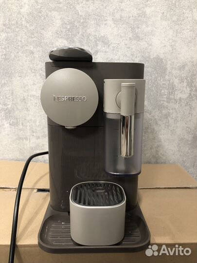 Кофемашина nespresso с капучинатором