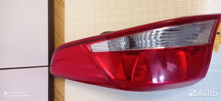Фонарь правый внешний Kia Rio 3