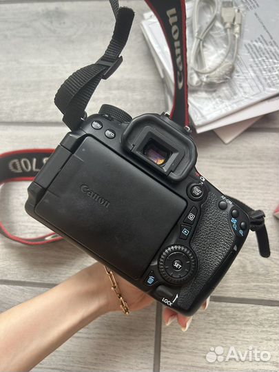 Фотоаппарат canon eos 70d объектив 18-135 STM