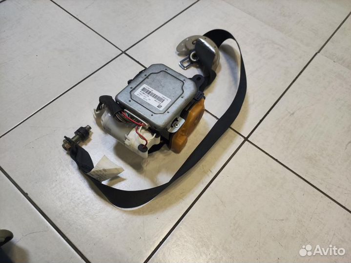 Ремень безопасности с пиропатроном передний правый