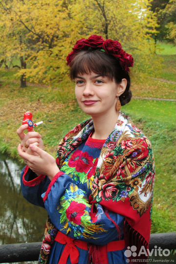 Платье джинсовое с вышитыми маками