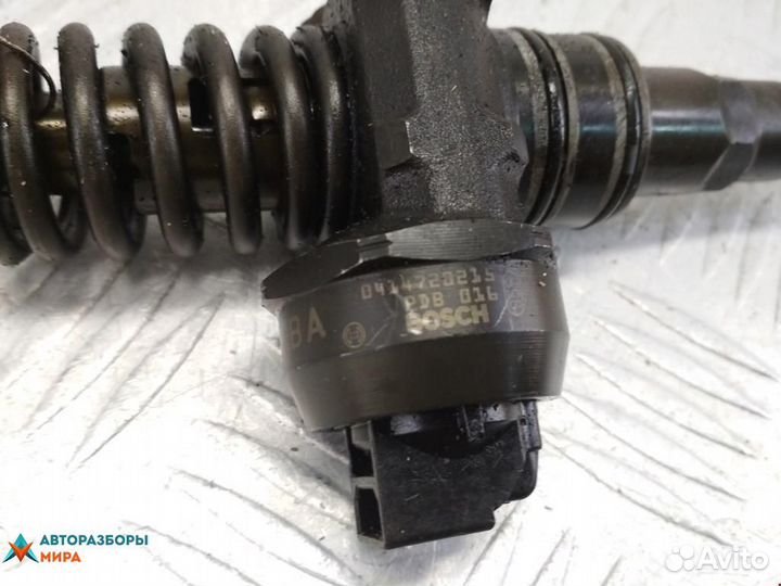 Форсунка Volkswagen Golf 4 2001 038130073AG