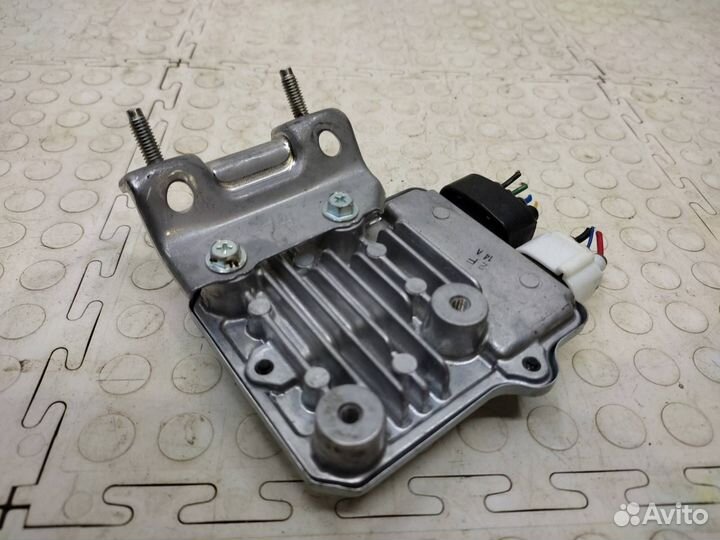 Блок управления топливным насосом Lexus Rx 4 AL20