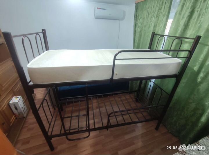 Двухярусная кровать