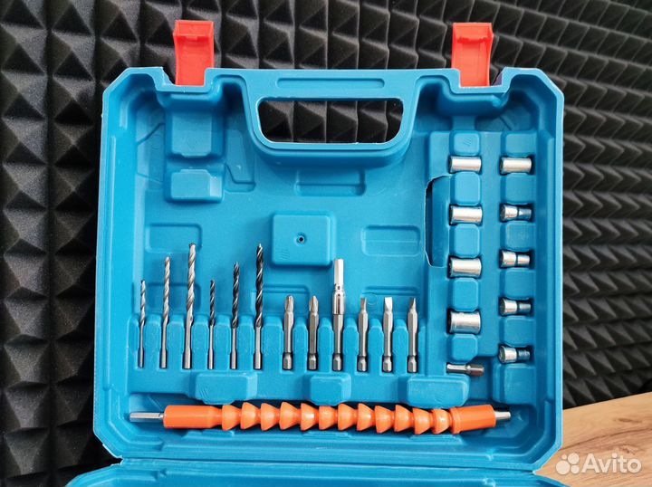 Шуруповерт Makita /набор