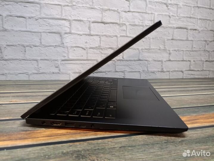 MSI 15 B11M Core i3 8/SSD256Gb