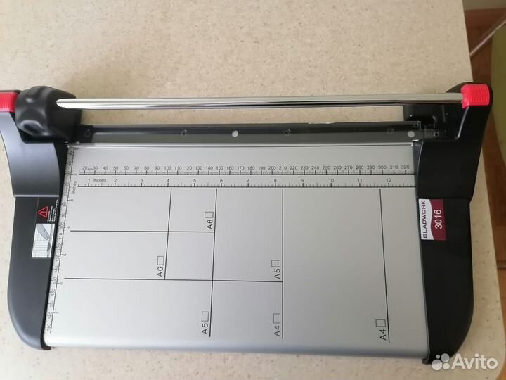 Новый роликовый резак для бумаги