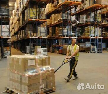 Вахта. Упаковщики духов в интернет-магазине