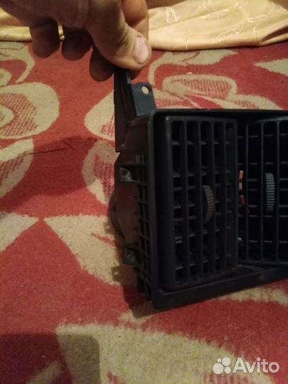 Продаю деффлектор центральный ауди с3 100