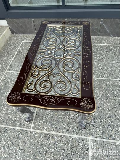 Журнальный столик