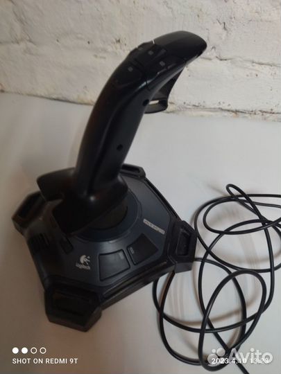 Джойстик Logitech