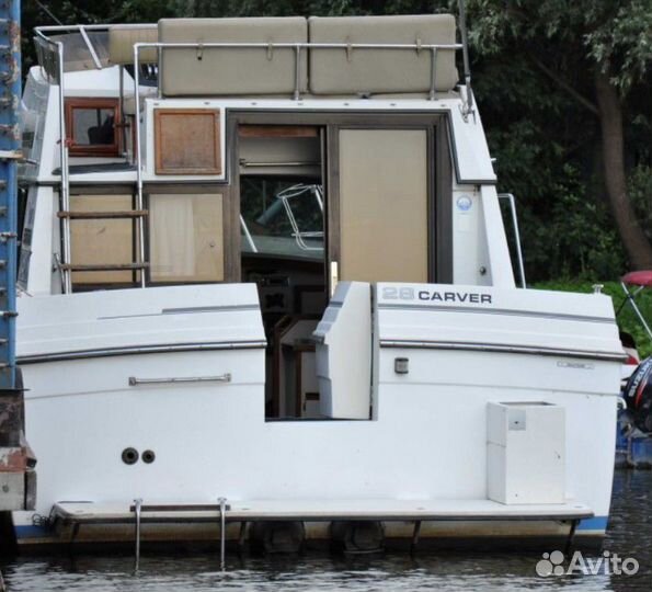 Моторная яхта Carver 28