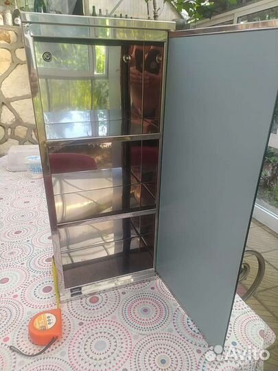 Полка настенная навесная из нержавейки с зеркалом