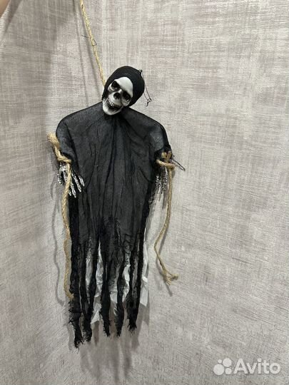 Декор-скелет на Хеллоуин