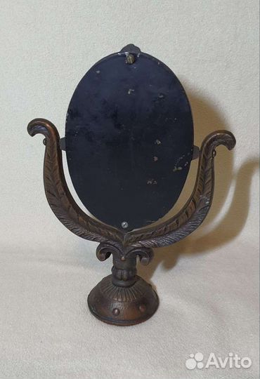 Настольное зеркало