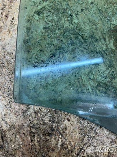 Стекло двери заднее правое Mercedes-Benz E-Class