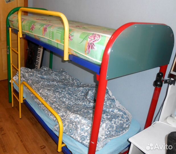 Кровать детская двух ярусная