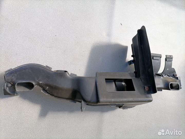 Воздуховод отопителя Volkswagen Passat B3