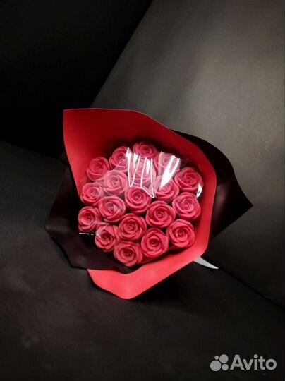 Красные Розы из Бельгийского Шоколада - 19 шт