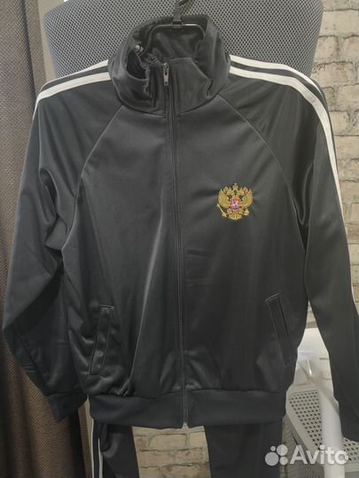 Костюм спортивный