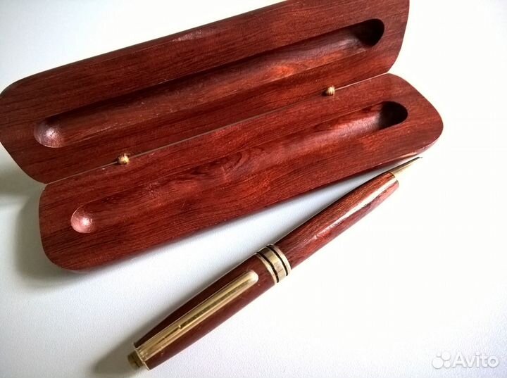 Ручка сувенирная деревянная в футляре