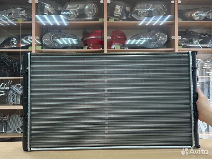 Радиатор охлаждения Фольксваген Гольф