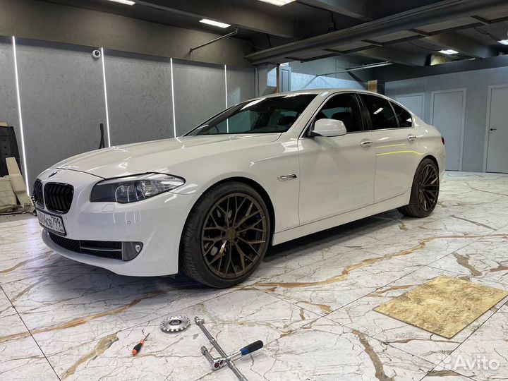 Колеса на BMW/Tesla Quantum44 SFF-2, разношир