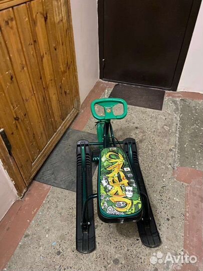 Детский снегокат бу