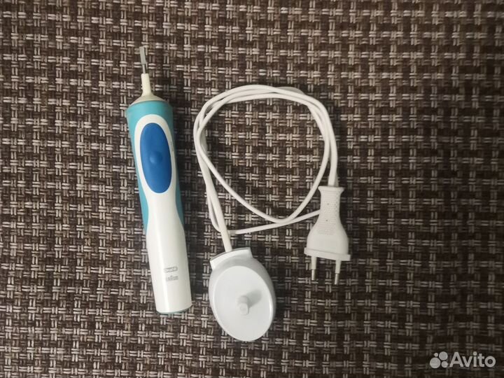 Электронная зубная щётка oral b